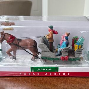 Lemax SLEIGH RIDE 2011 Coventry Cove Table Accent RETIRED.